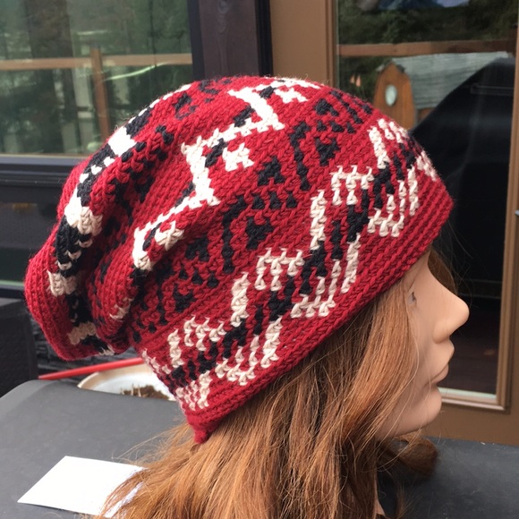 Hand Crocheted Slouchy Hat/Toque - Picture 3 of 6